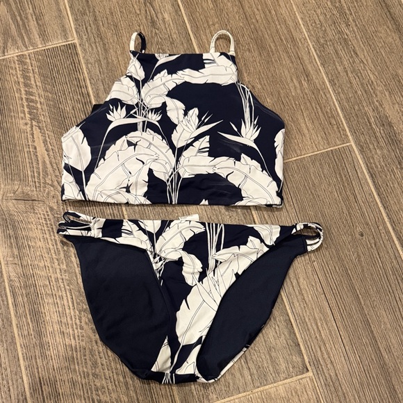 Roxy Navy and White Leaf Bikini Set - Picture 1 of 2